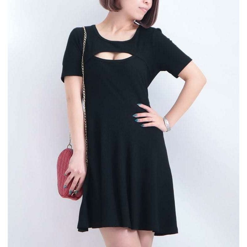 大きいサイズ レディース 胸元カッティング入りフレアワンピース　jp330 ブラック