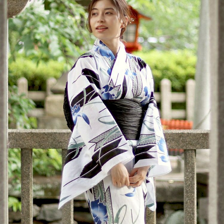 大きいサイズ レディース 矢羽根にあやめ柄上下セパレート浴衣＆結び帯