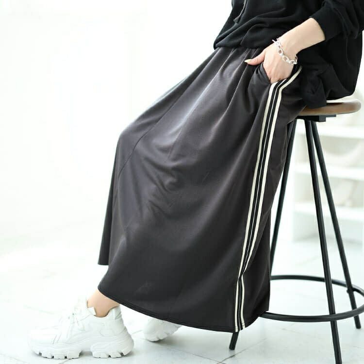 大きいサイズ レディース サイドラインテープフレアスカート　maru-30042