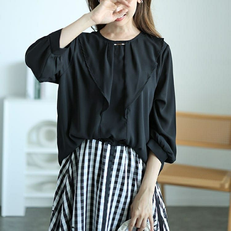 大きいサイズ レディース ゴールドパーツ付きラッフルブラウス　mncut-142545