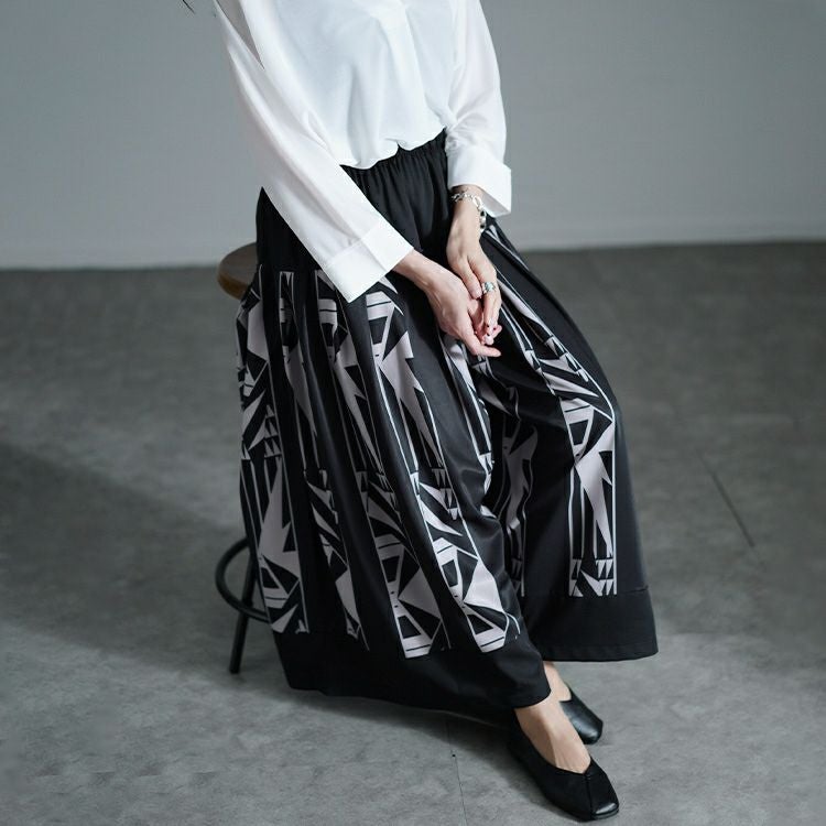 大きいサイズ レディース 幾何学柄タックフレアワイドパンツ　u2-0103