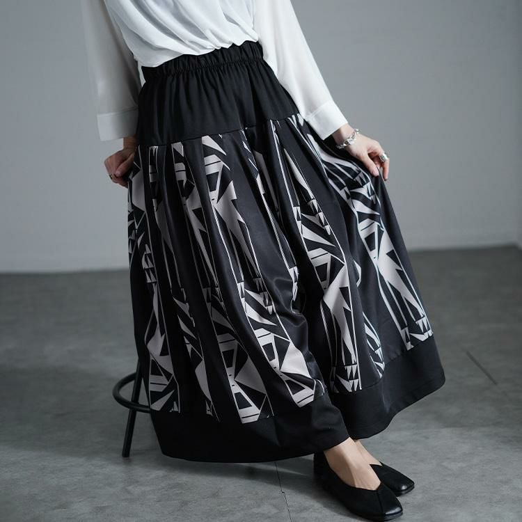 大きいサイズ レディース 幾何学柄タックフレアワイドパンツ　u2-0103 ブラック