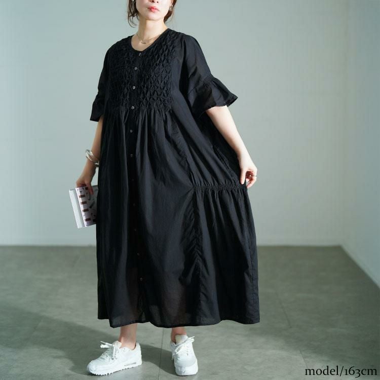 大きいサイズ レディース スモッキング刺繍ロングシャツワンピース　kt-25mi4 ブラック