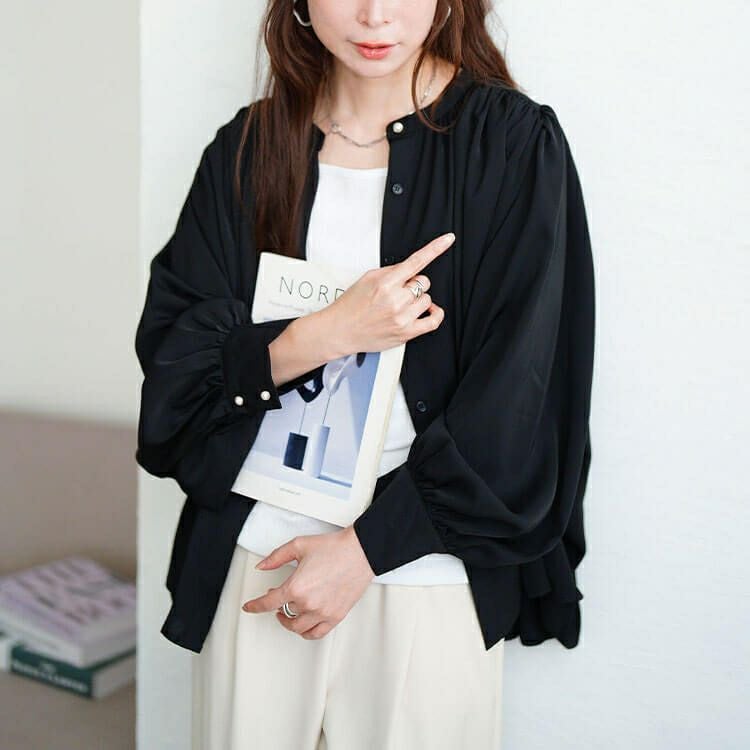 大きいサイズ レディース パールボタンバンドカラーギャザーブラウス　tana-ww650036