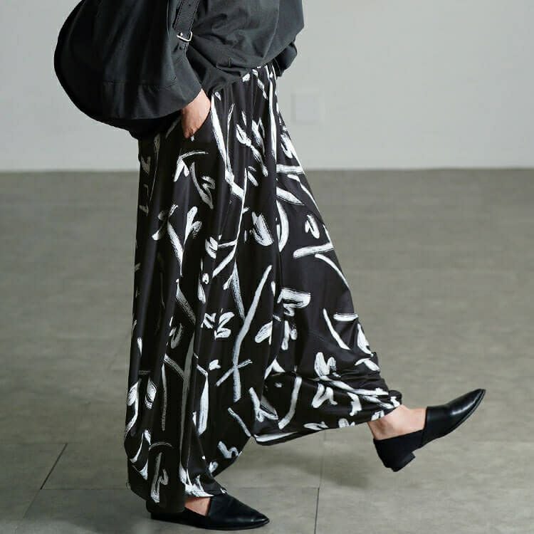 大きいサイズ レディース ペイント柄変形ワイドパンツ　sw-0820