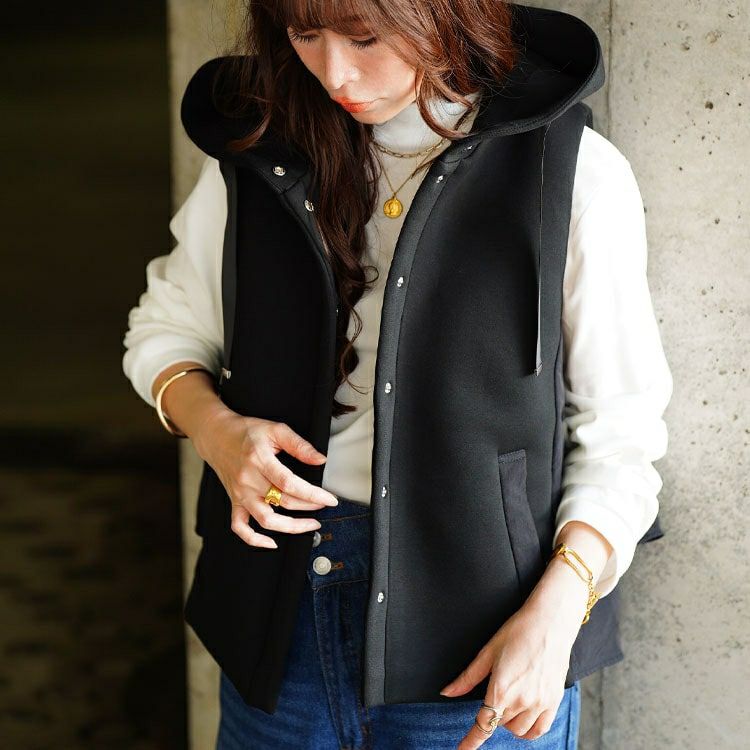 大きいサイズ レディース 異素材フード付き中綿ベスト　mnfk-552808