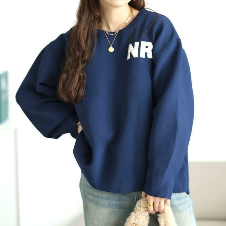 大きいサイズ レディース サガラ刺繍ロゴワッペンボリューム袖ニット　sum-0035 ネイビー
