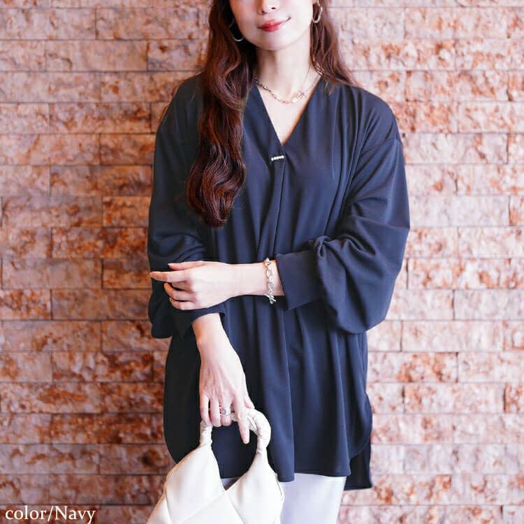 大きいサイズ レディース Vネックパール付き胸タックプルオーバー