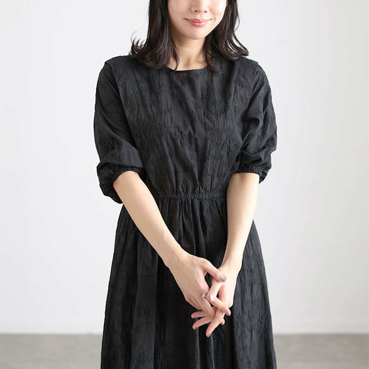 大きいサイズ レディース 花刺繍ショルダータックワンピース