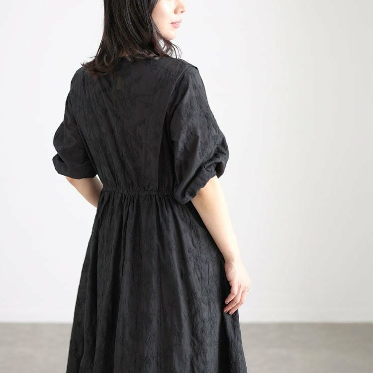 大きいサイズ レディース 花刺繍ショルダータックワンピース