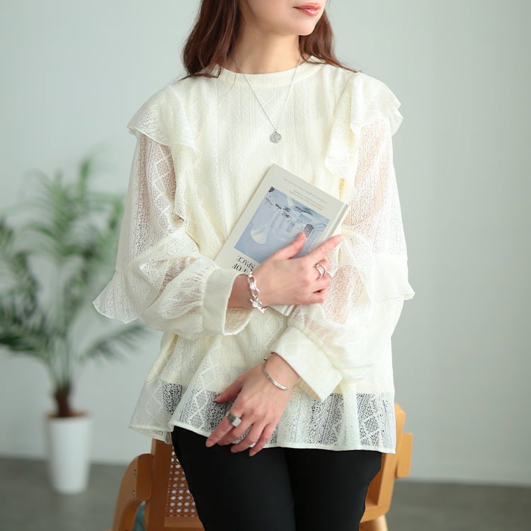 大きいサイズ レディース フリルショルダー幾何学柄レースブラウス