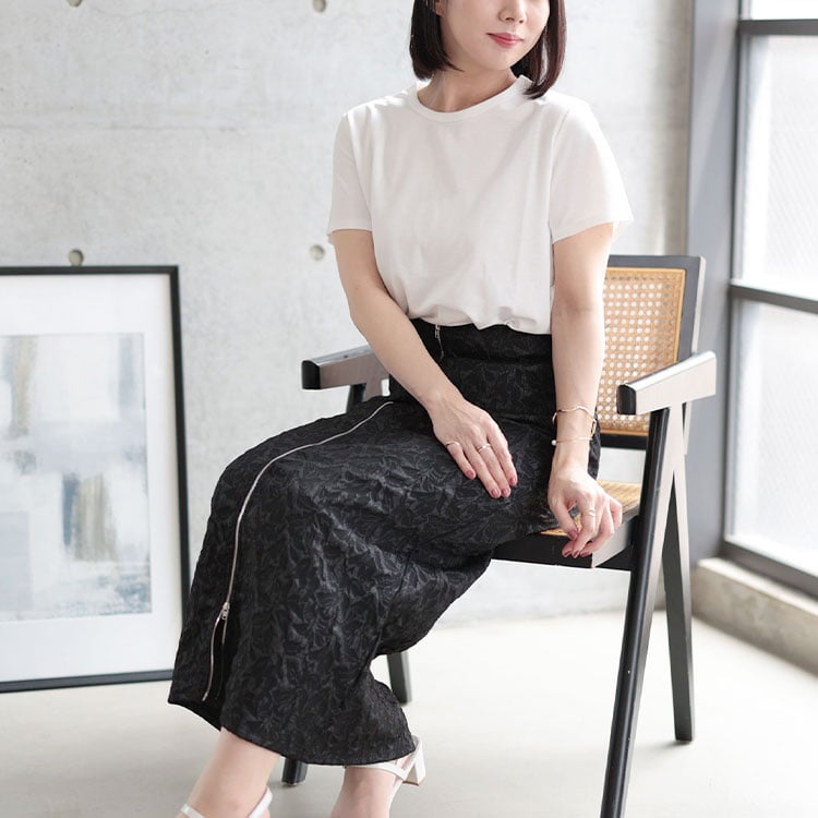 大きいサイズ レディース フロントジップエンボスフラワータイトスカート