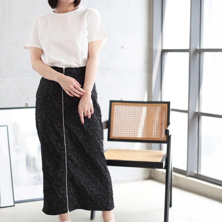 大きいサイズ レディース フロントジップエンボスフラワータイトスカート