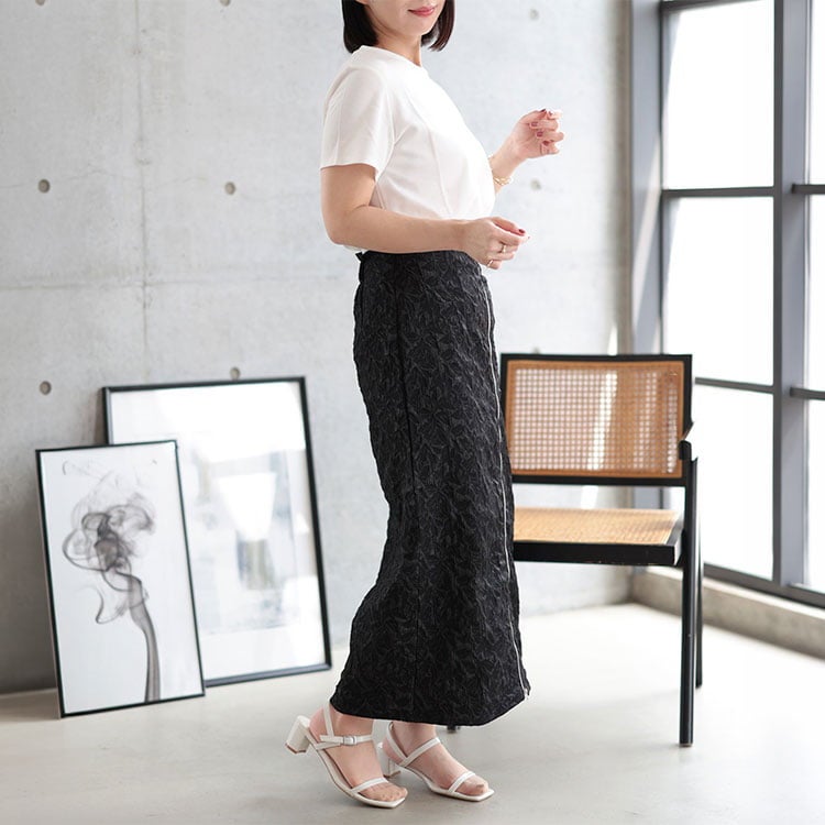 大きいサイズ レディース フロントジップエンボスフラワータイトスカート