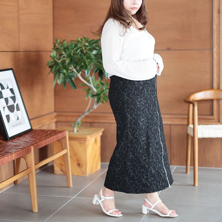 大きいサイズ レディース フロントジップエンボスフラワータイトスカート