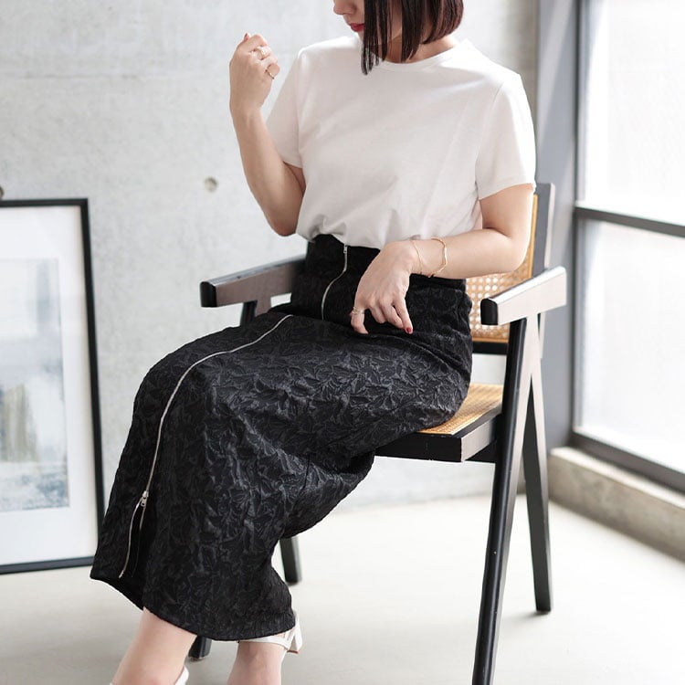 大きいサイズ レディース フロントジップエンボスフラワータイトスカート