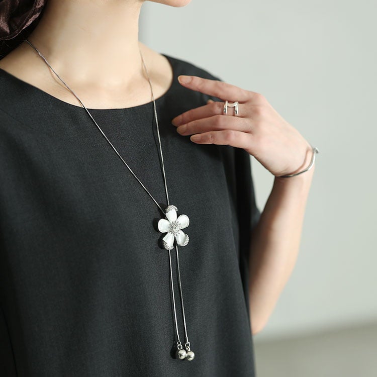 大きいサイズ レディース ビジューフラワーラリエットネックレス