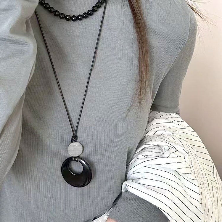 大きいサイズ レディース モダンサークル革紐ネックレス