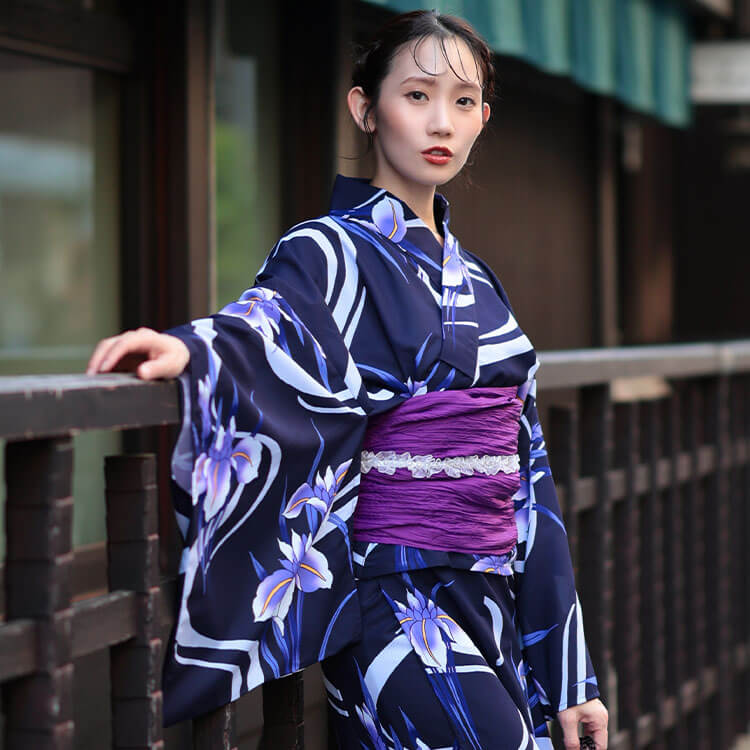 大きいサイズ レディース 接触冷感＆吸水速乾＆形状記憶紫菖蒲柄上下セパレート浴衣＆結び帯3点セット