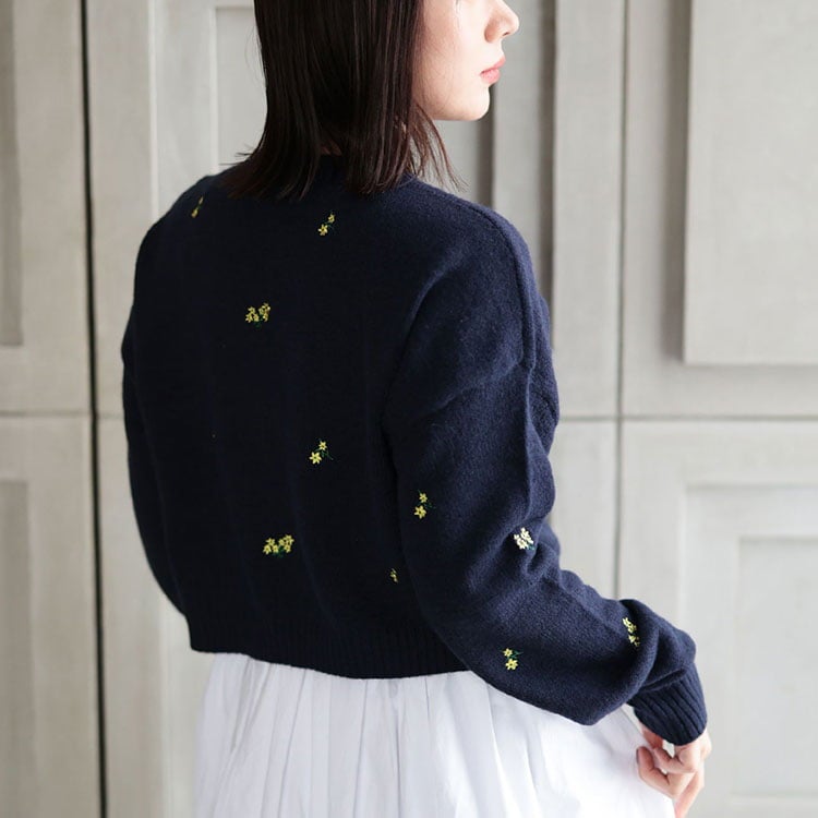 大きいサイズ レディース 小花刺繍ニットプルオーバー